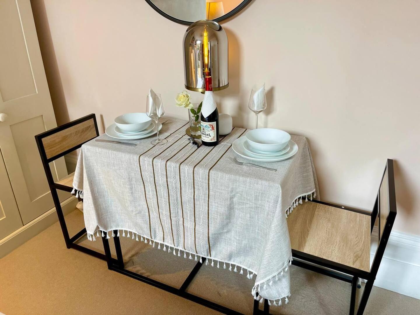 Luxury King-Bed Ensuite With Quiet Private Patio Лондон Екстериор снимка